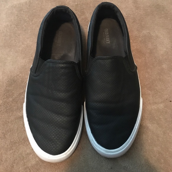 old navy black slip on shoes